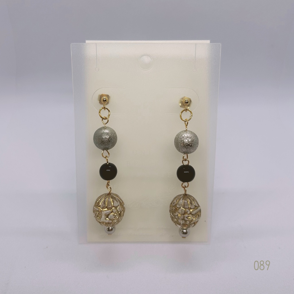 《夜歩きの灯 — Night Walker’s Ember —》 イヤリング・ピアス・イヤーカフ|089