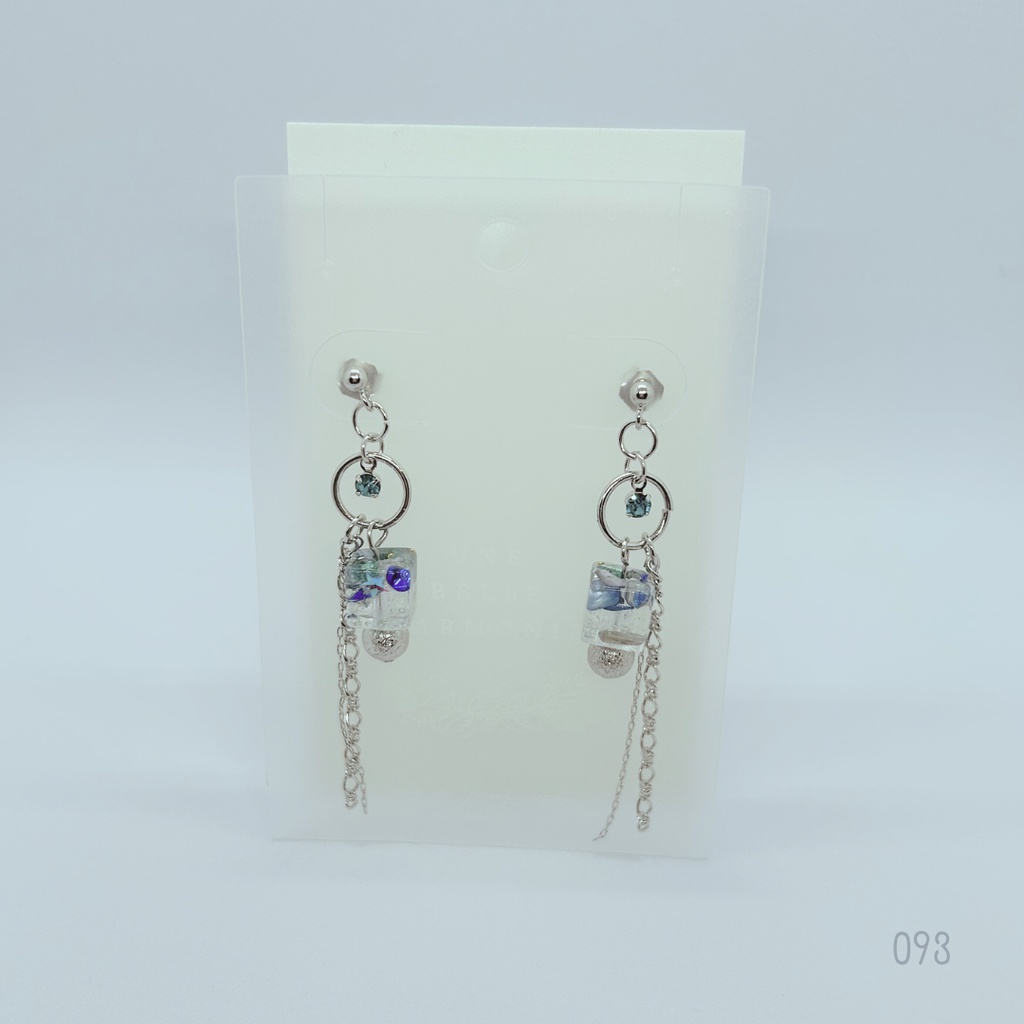 放課後に落ちた青い線 《12月誕生石:ブルージルコン》 (イヤリング/ピアス/イヤーカフ)093