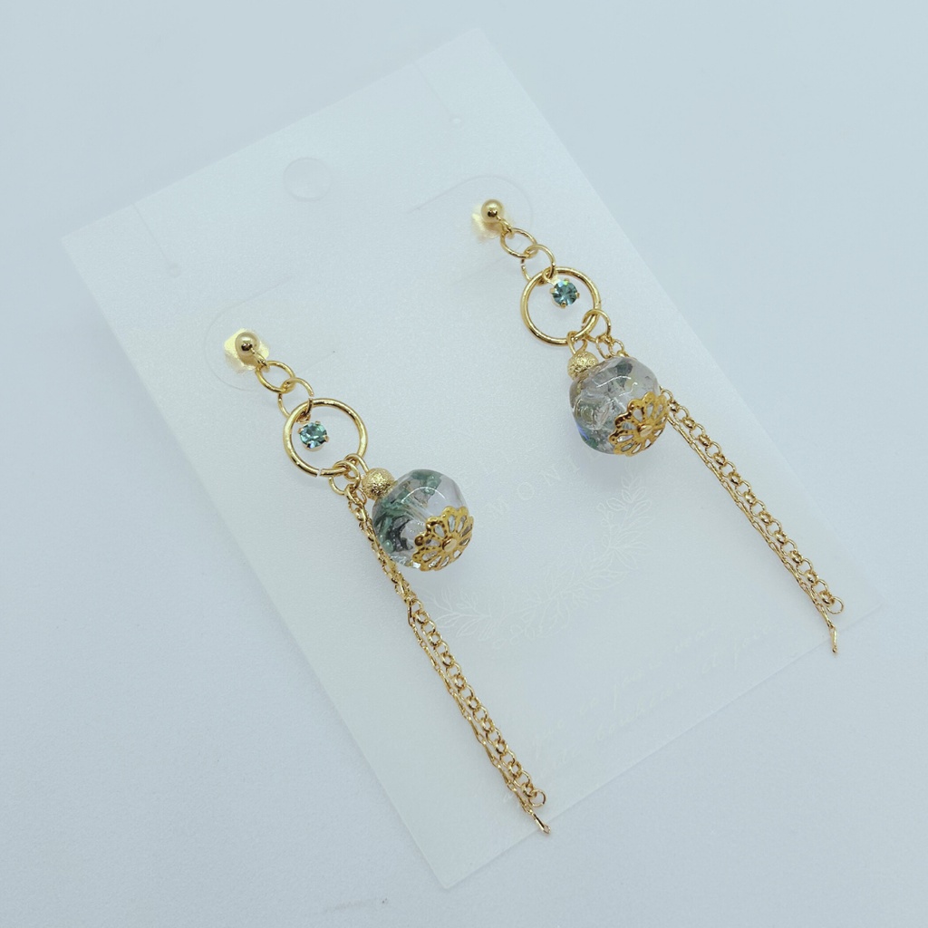 冬の陽だまりの青 《12月誕生石:ブルージルコン》 (イヤリング/ピアス/イヤーカフ)094