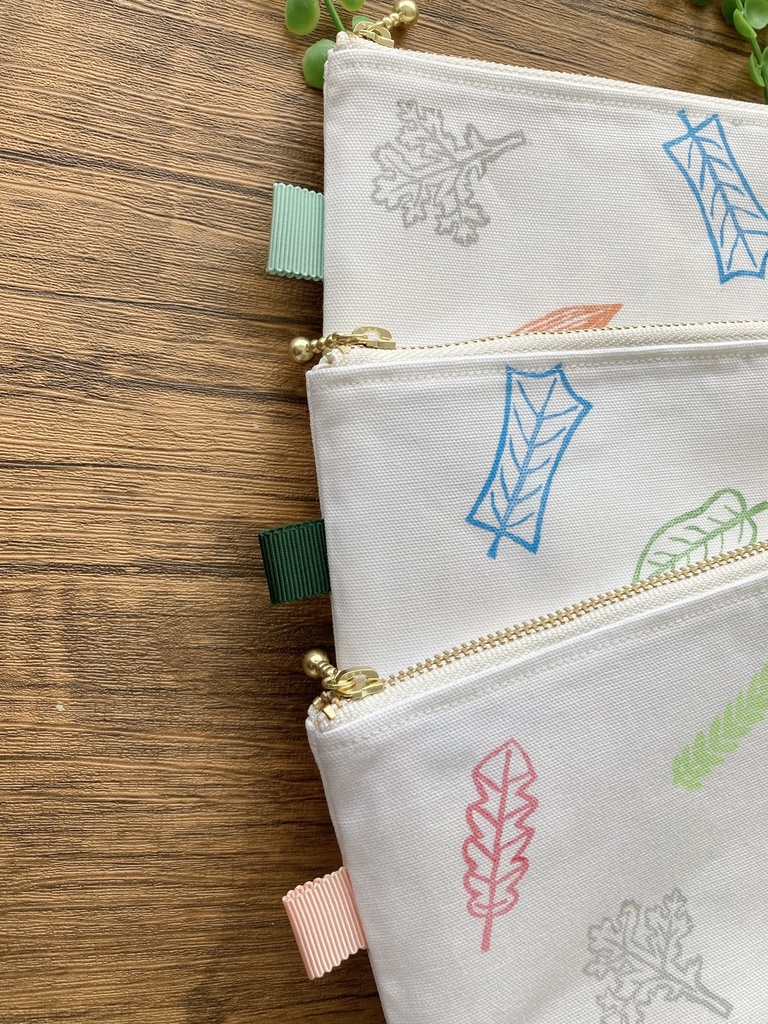 ケムリクサ柄ポーチ