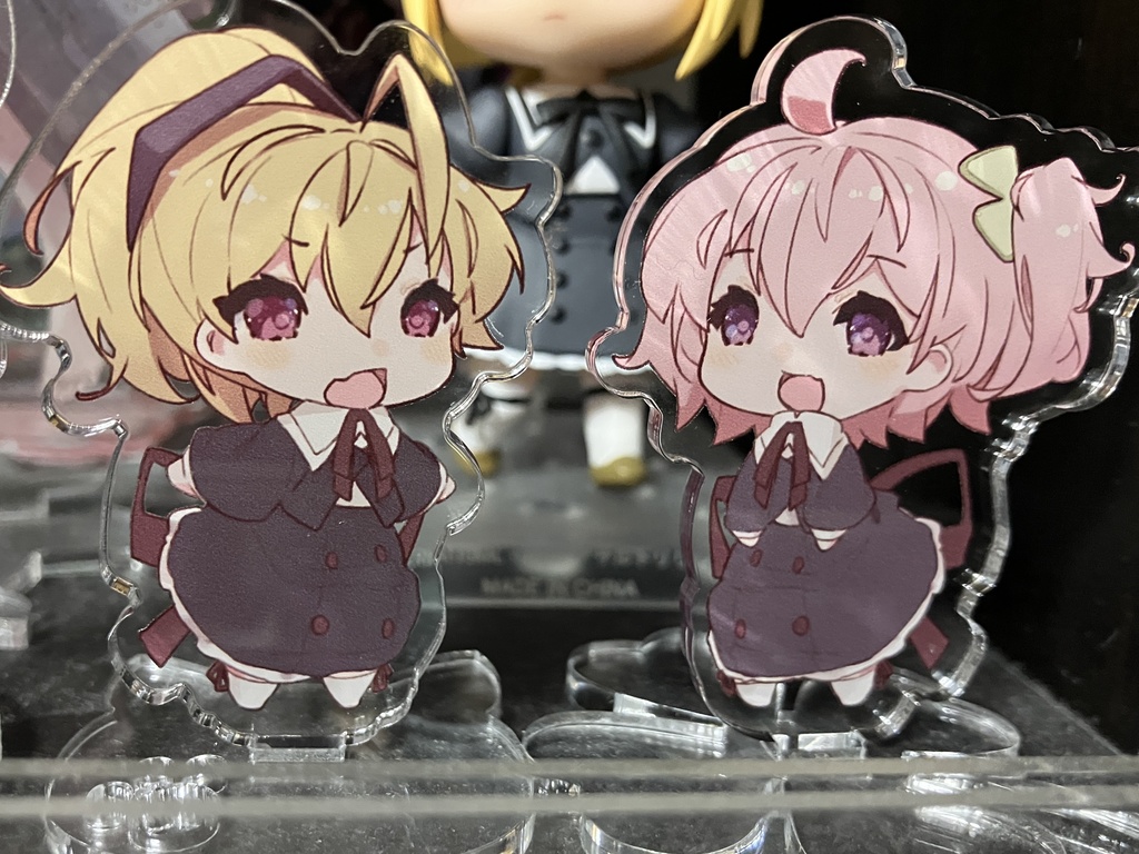 鶴紗と梨璃のアクリルスタンド