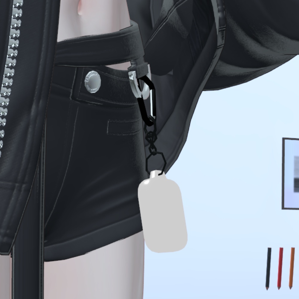 イヤホンケースとチェーン