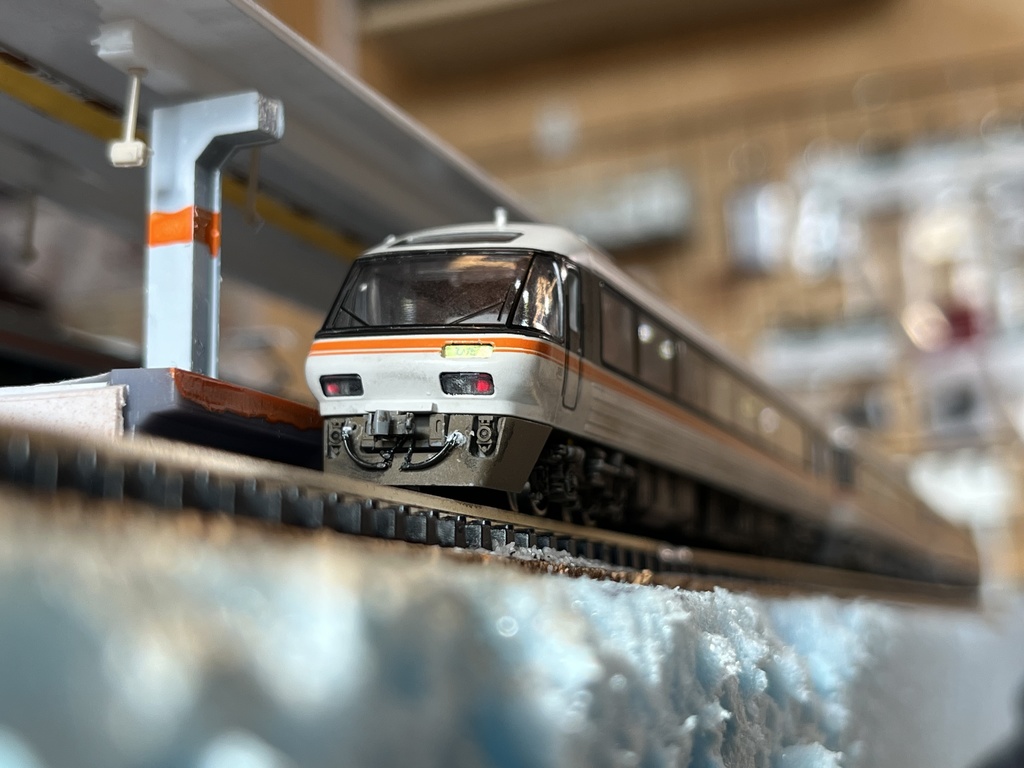 1009A キハ85系用ライトカバー 各先頭車用6個、計12個入り