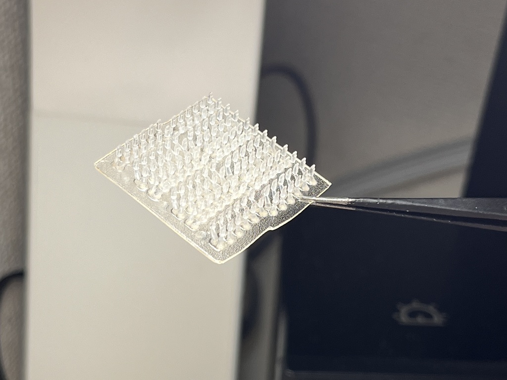 1055A LED再現プリズム(猫目型)24球入り