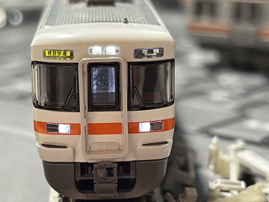 1071A 313系T社用上部ヘッドライトプリズム 1セット(4編成分入り)