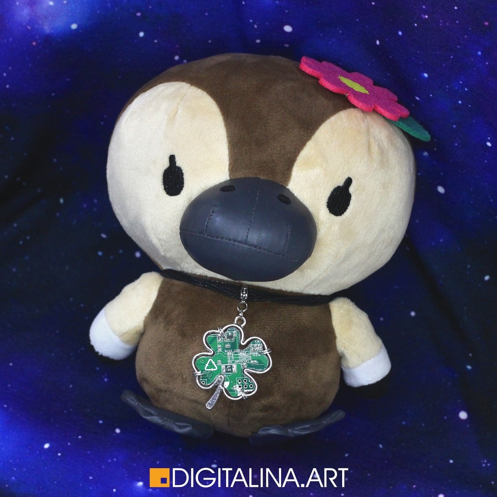 「四葉のサイバークローバー」ペンダント