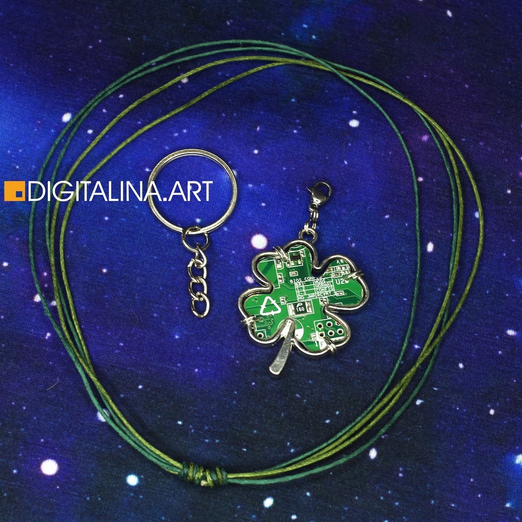 「四葉のサイバークローバー」ペンダント