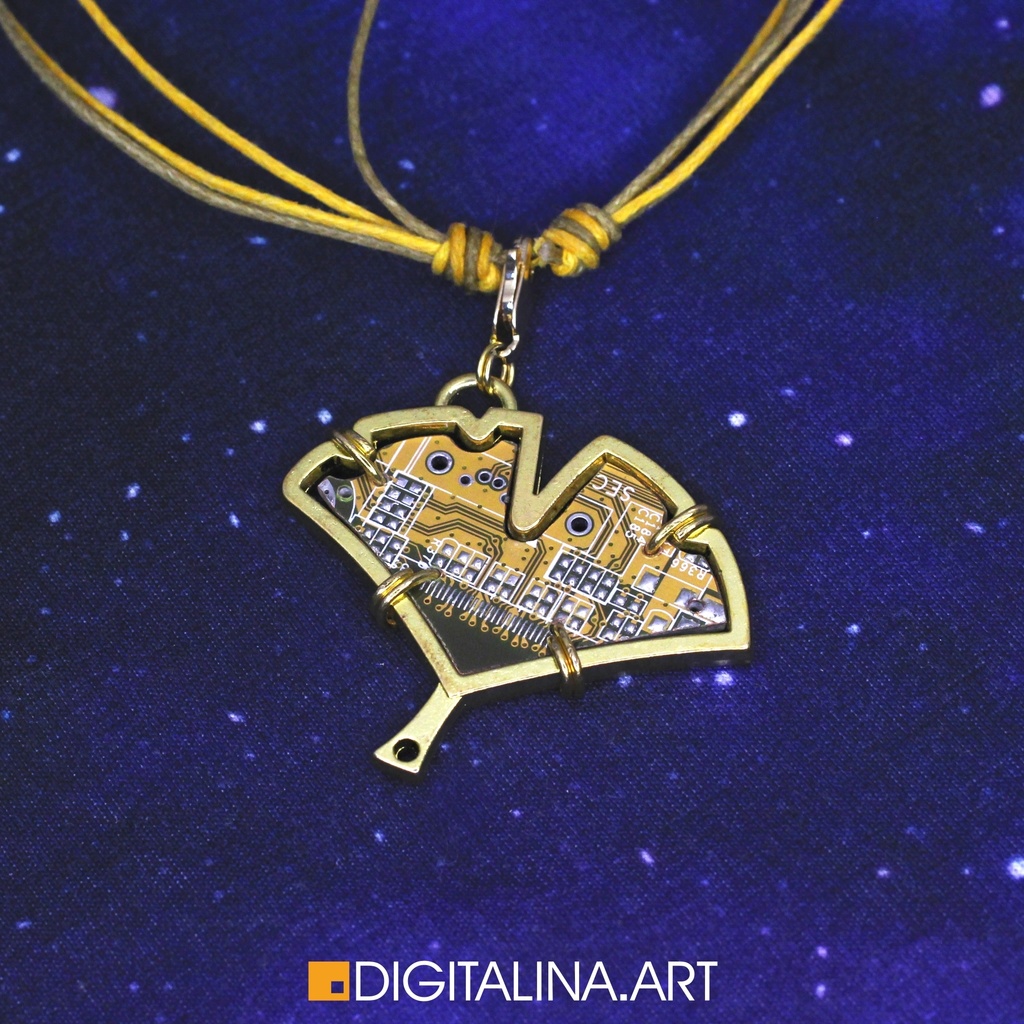 「サイバー 銀杏」ペンダント