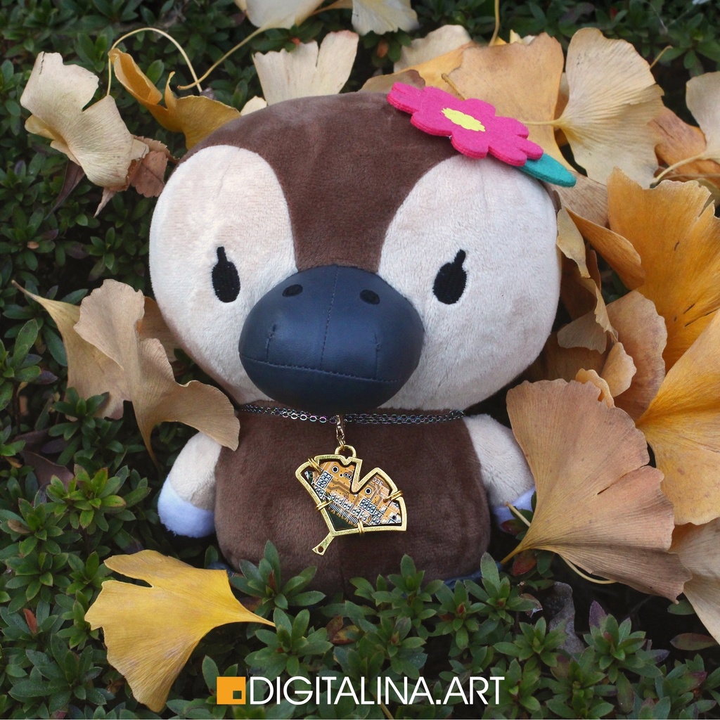 「サイバー 銀杏」ペンダント