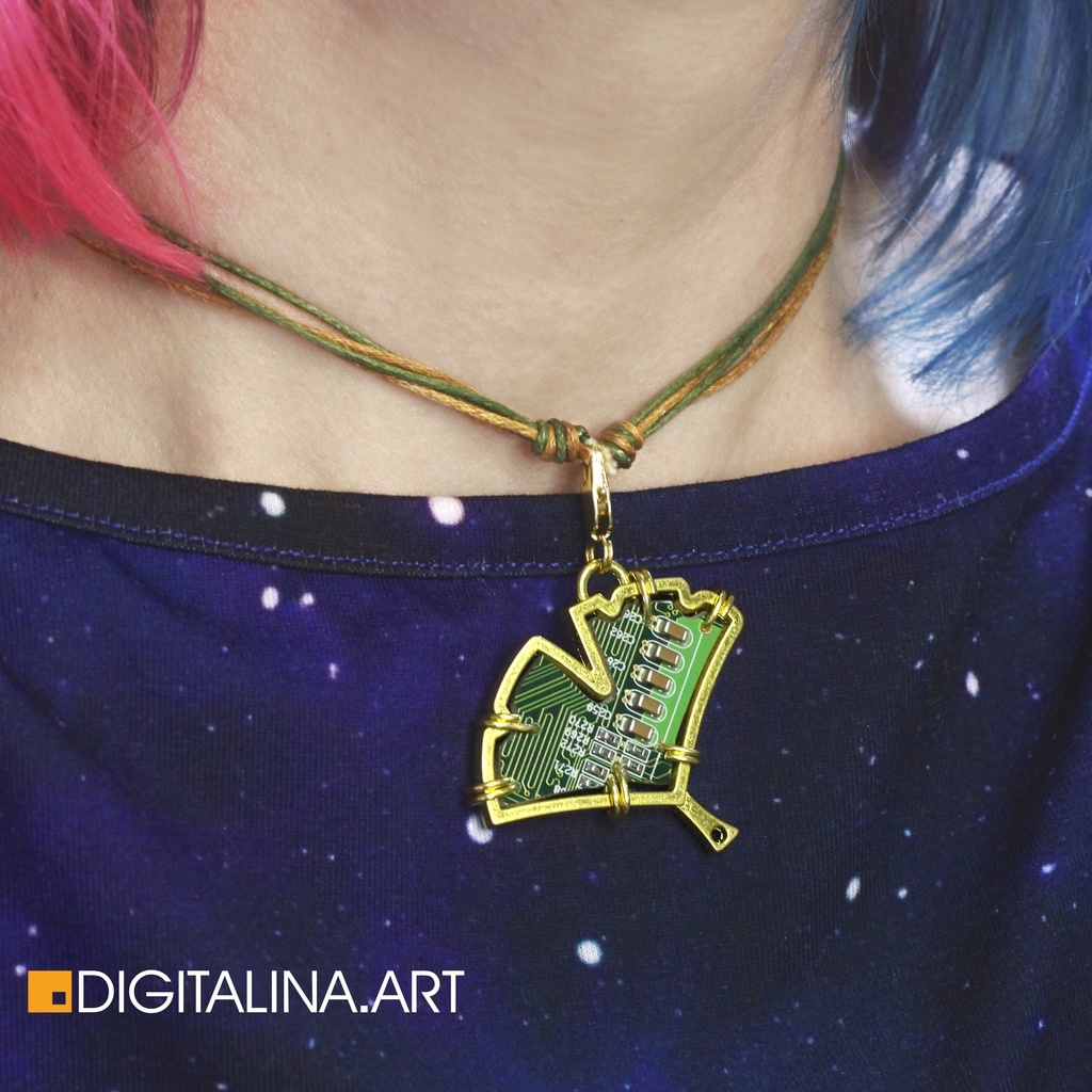 「サイバー 銀杏」ペンダント