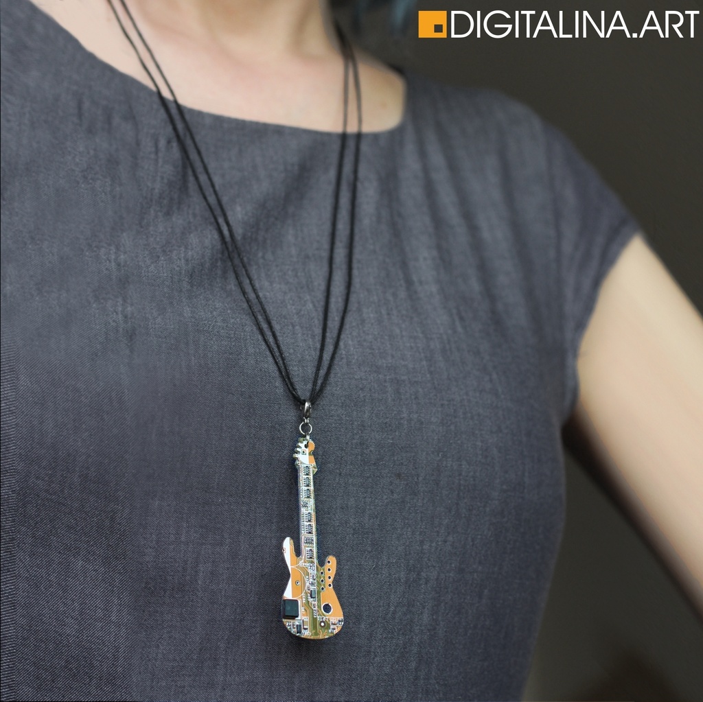 「エレキギター」ペンダント