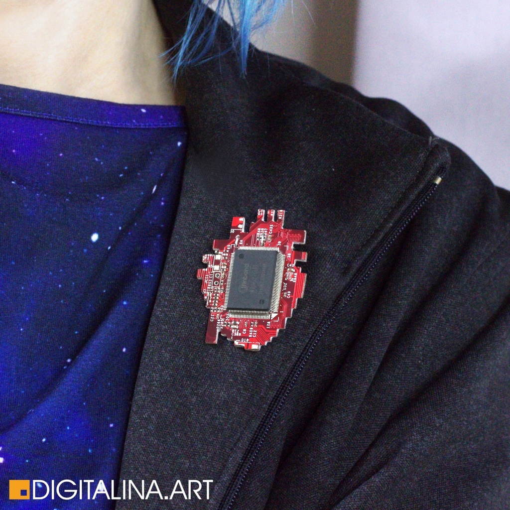 "Anatomic pixel heart" ブローチ