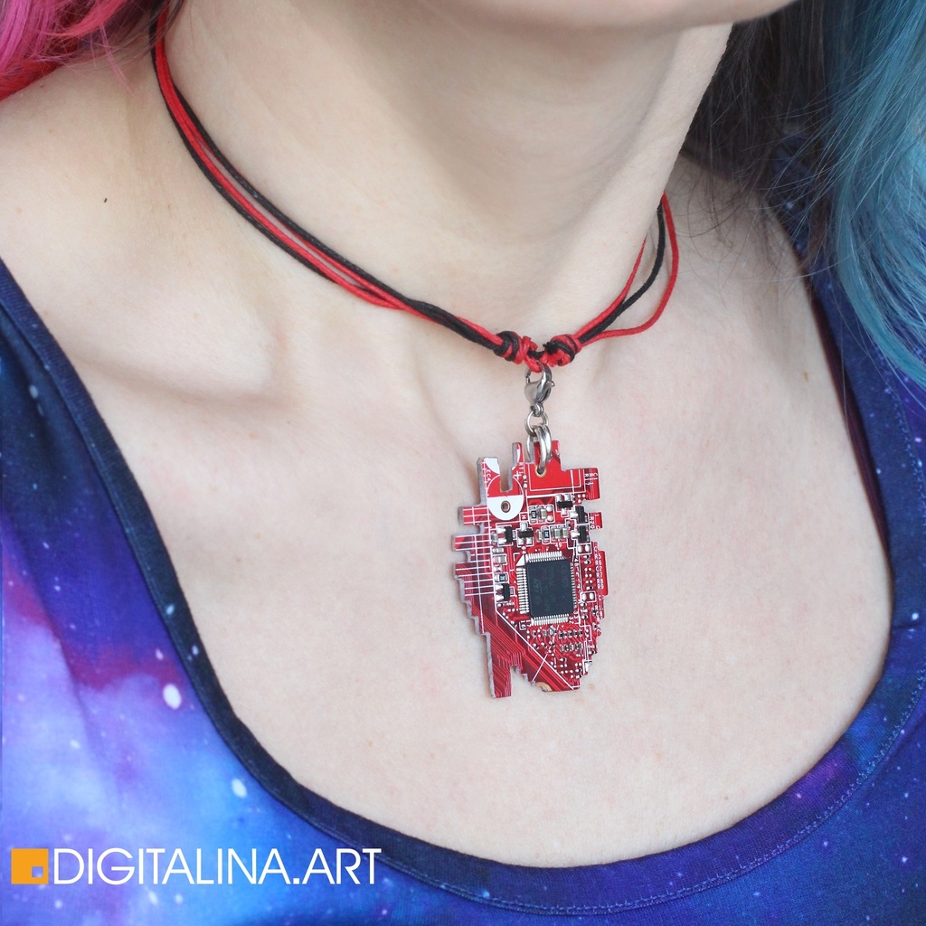 「Anatomic Pixel Heart」ペンダント