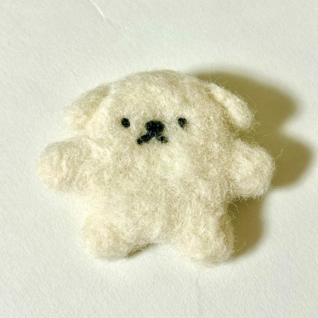 てづくりいぬのブローチ