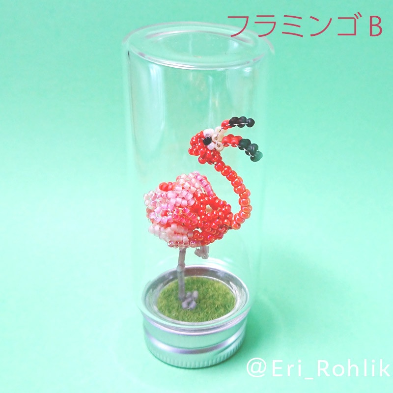 フラミンゴの置き物