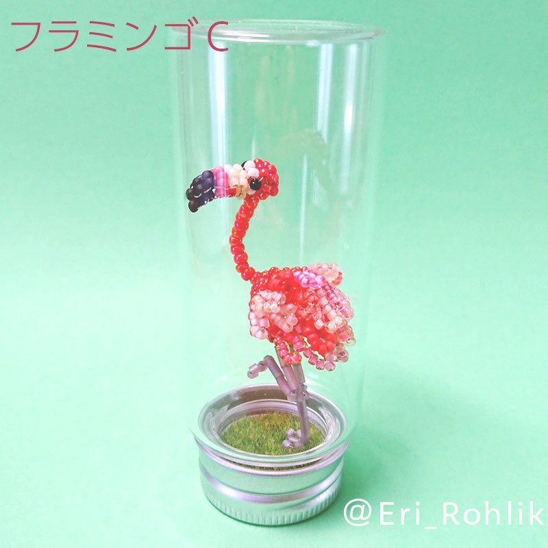 フラミンゴの置き物