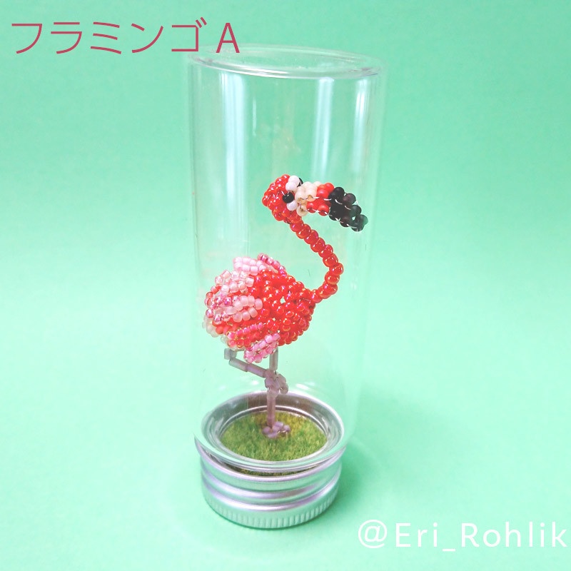 フラミンゴの置き物