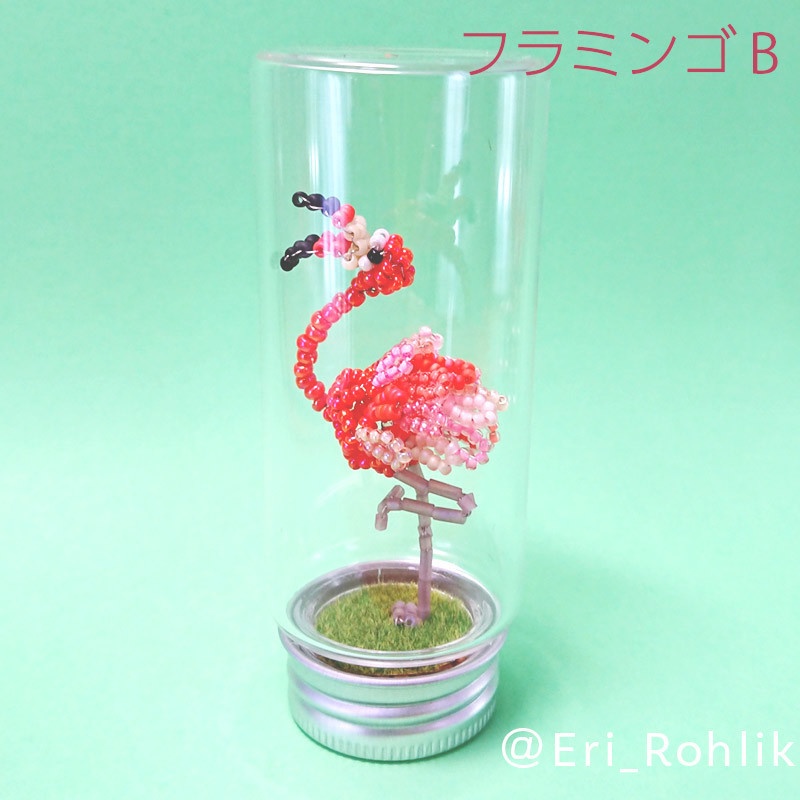 フラミンゴの置き物