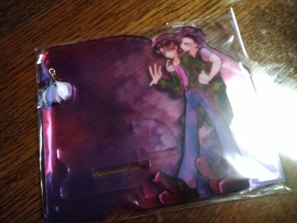 越八アクリルスマホスタンド