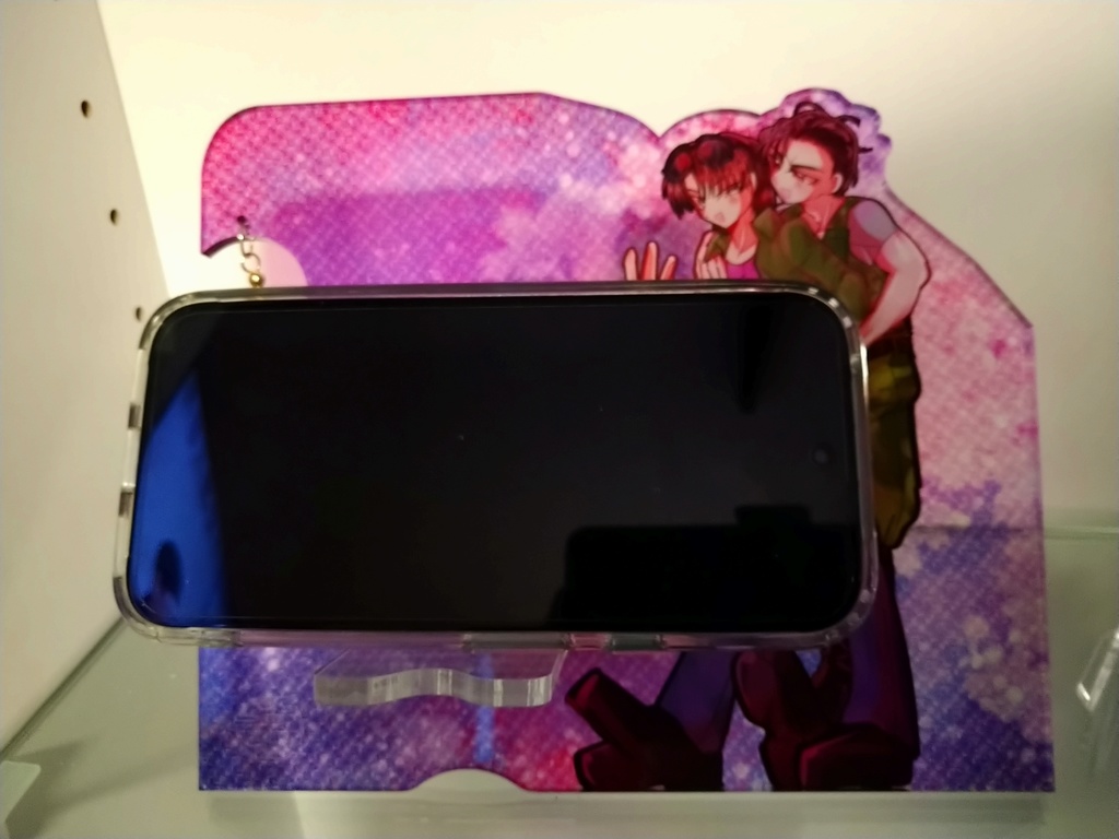 越八アクリルスマホスタンド