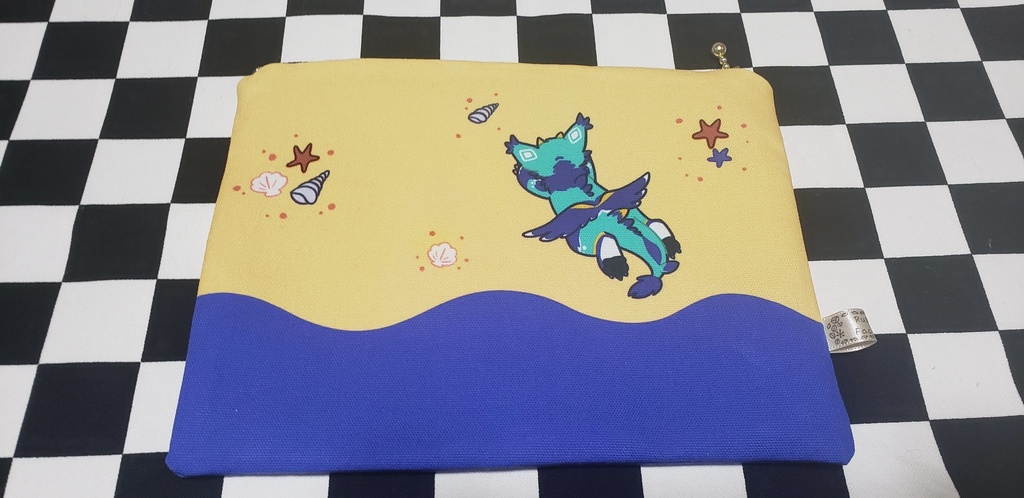 ハーヴィ座礁ポーチ ハーヴィ&レイフェリ チラシ柄ポーチ