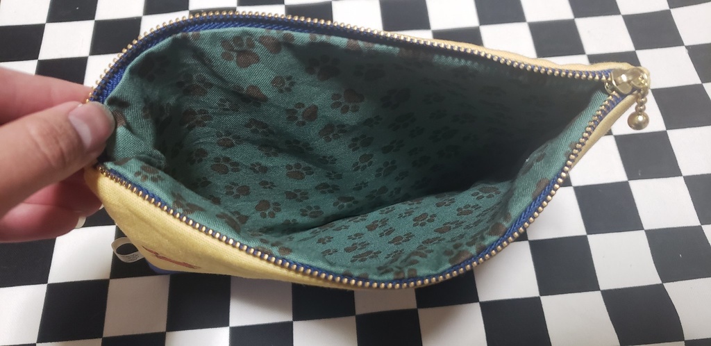 ハーヴィ座礁ポーチ ハーヴィ&レイフェリ チラシ柄ポーチ