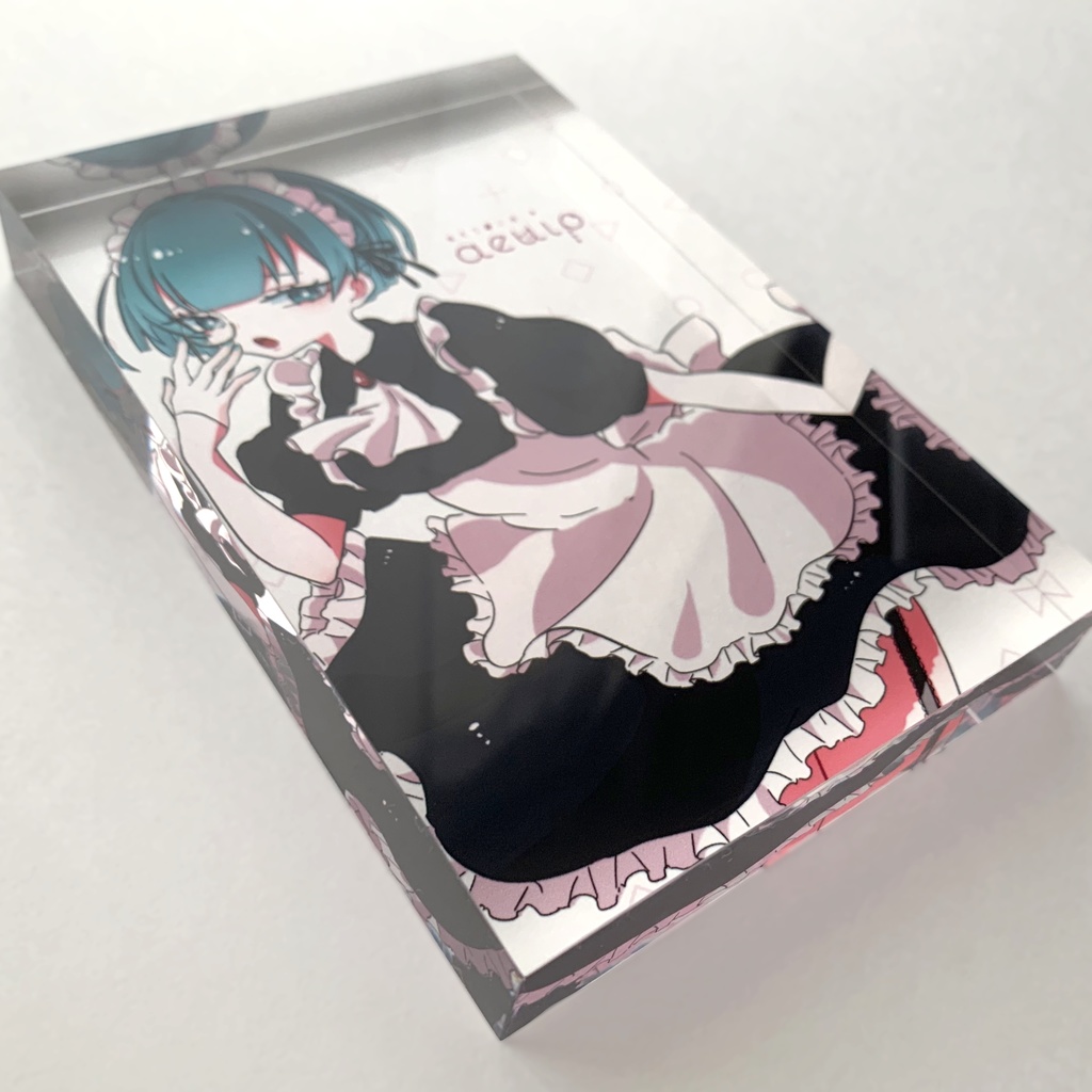 メイドなioのアクリルブロック