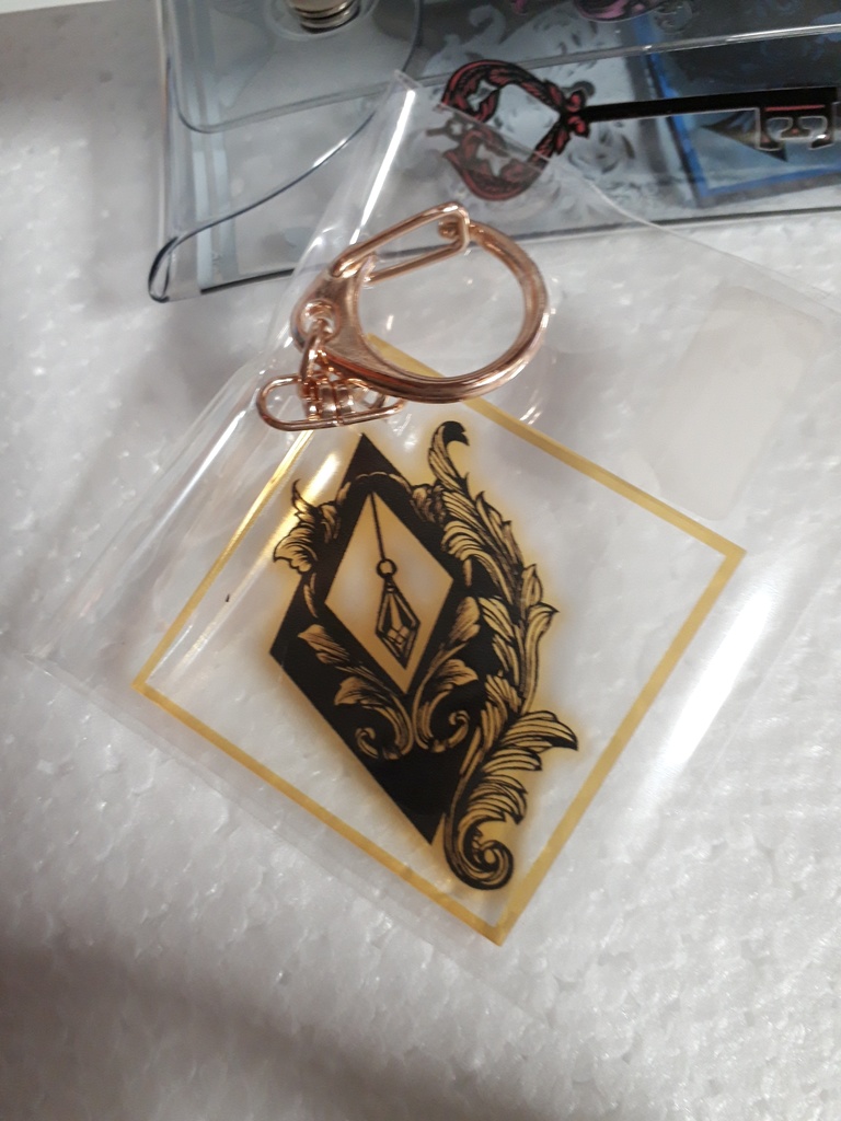 ダイヤのアクリルキーホルダー（ピンクゴールド）