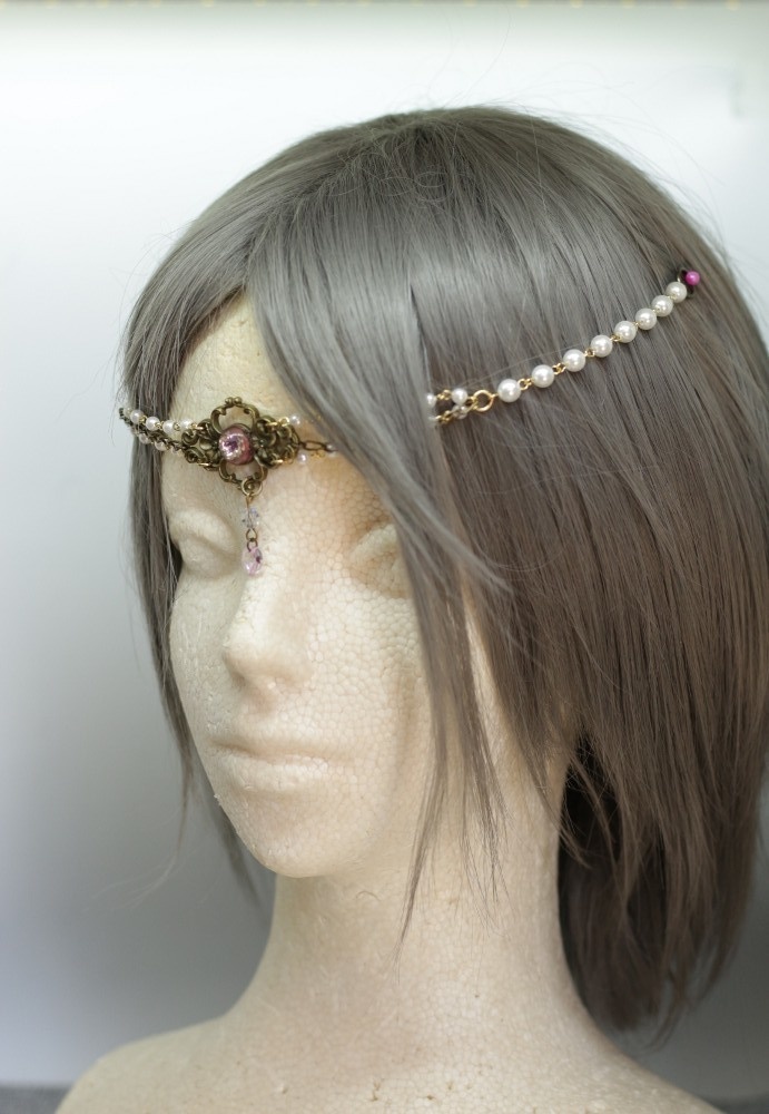 春を望む者の額飾り