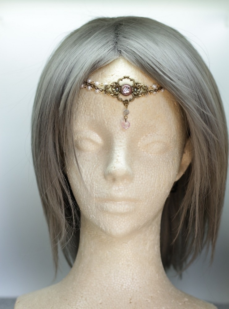 春を望む者の額飾り