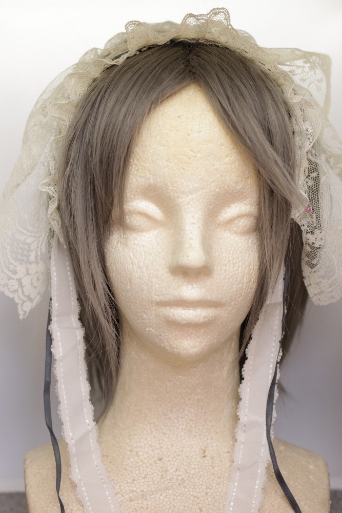 生成り色のヘッドドレス