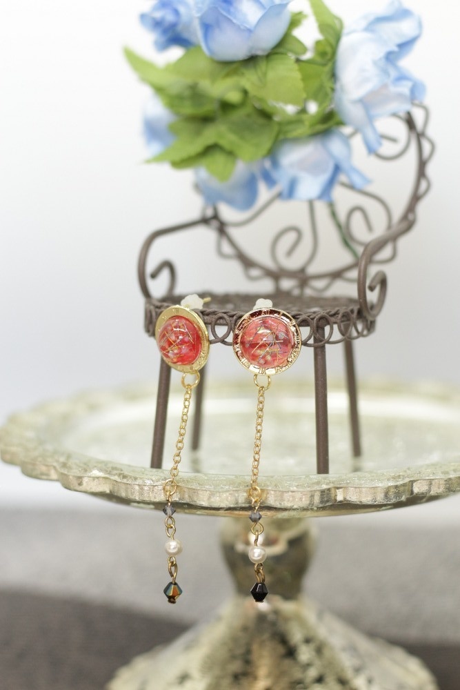 時を廻る花火のピアス