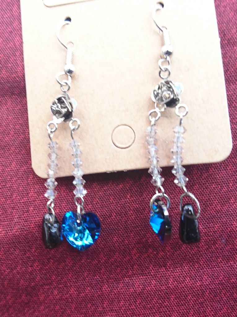 雨色青色ハートピアス