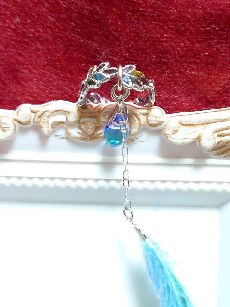 【ラキオイメージ】Swallow【イヤーカフ】銀色×青紫ドロップ