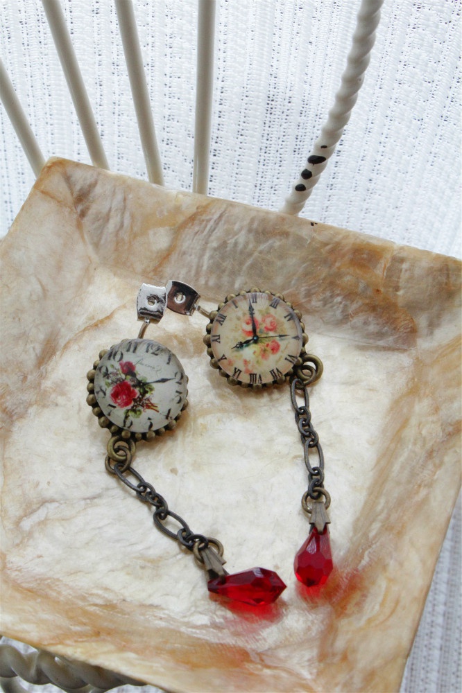 振り子時計のバックキャッチピアス