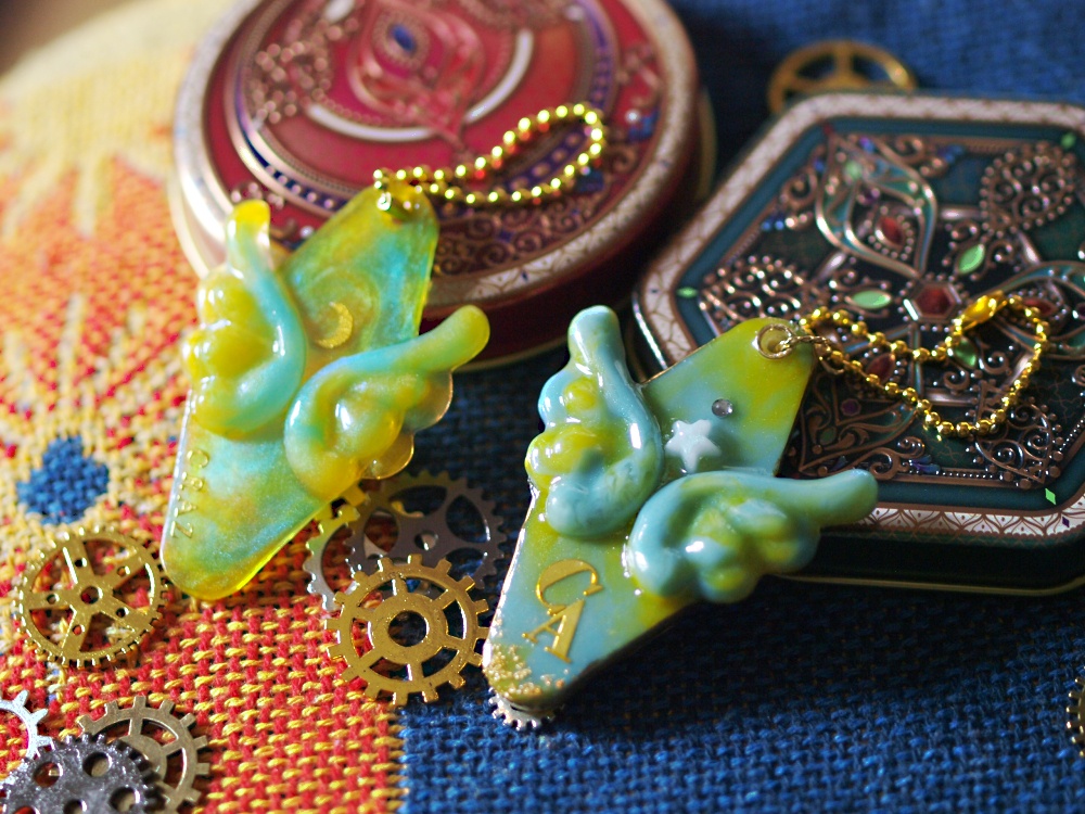 【黄色×水色×刺繍リボン】CAチャーム