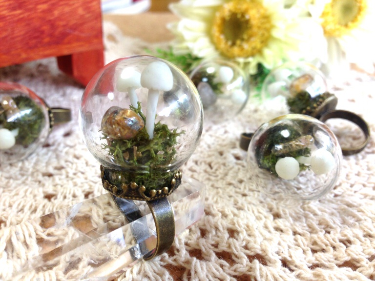 【蓄光】光るきのこのガラスドーム 標本指輪