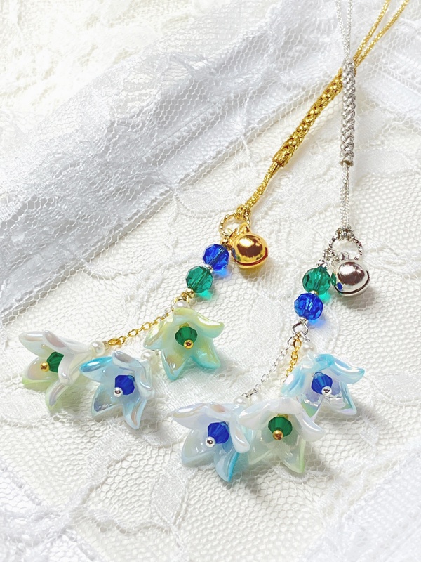 【伯仲イメージ】百合の花の根付〈帯飾りに変更可〉