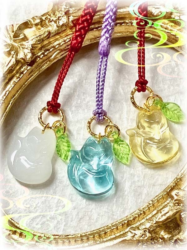 【花に化けたい狐たち】〈根付〉