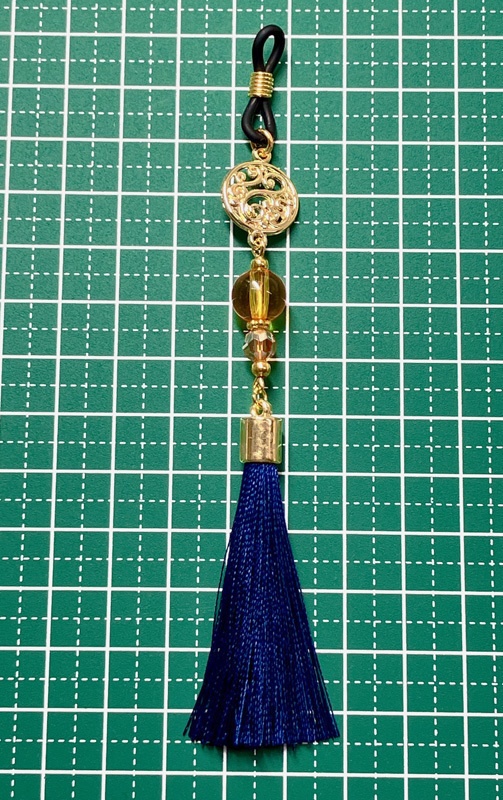 【アジアン風 眼鏡チャーム】〈陸奥守吉行カラー〉