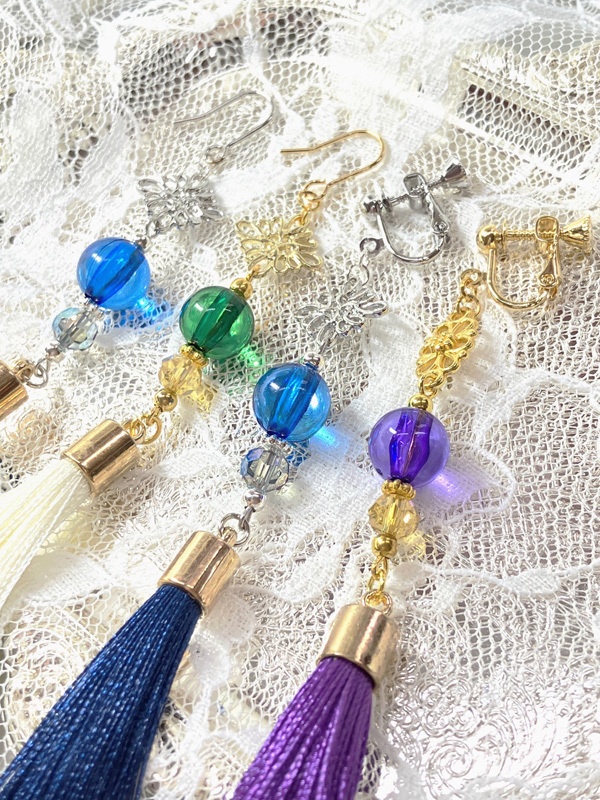 【アジアン風 眼鏡チャーム/イヤリング&ピアス】〈燭台切光忠カラー〉