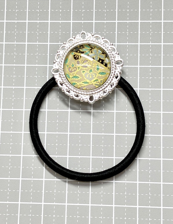 〈一点物〉【和柄カボションの髪ゴム】