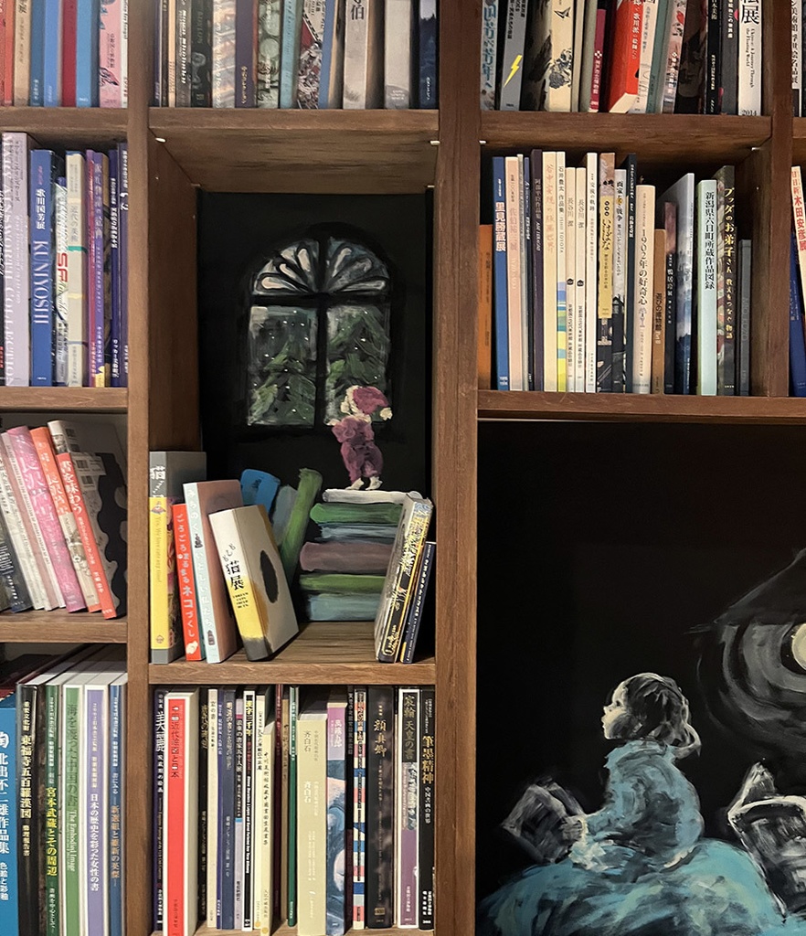 Live painting work / 本棚の向こう側