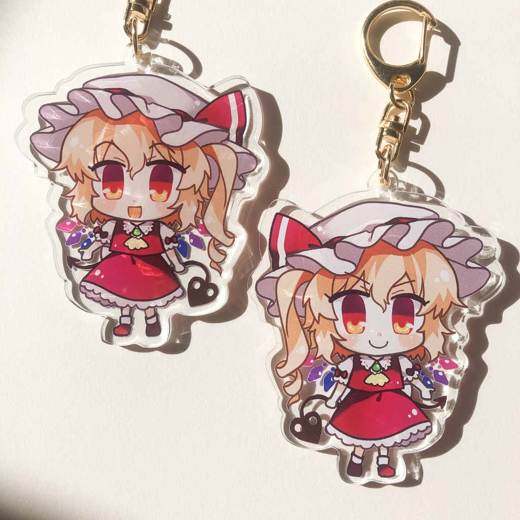 アクリルキーホルダー裏面表情差分あり