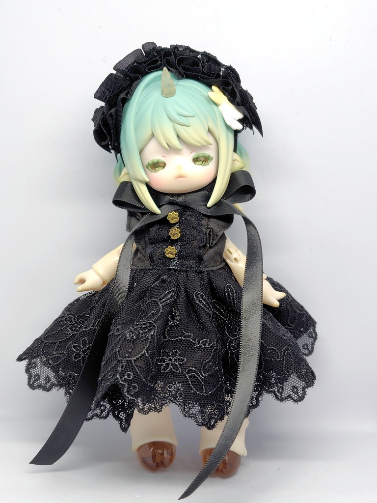 黒うさぎのショルダーフリルワンピース