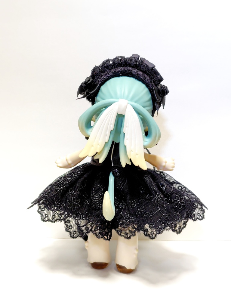 黒うさぎのショルダーフリルワンピース