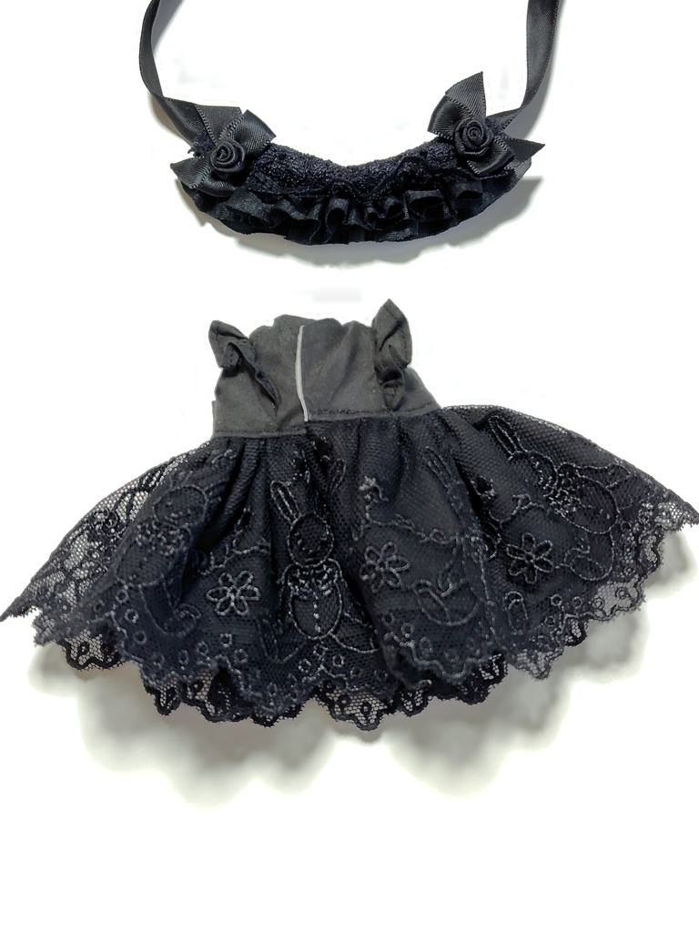 黒うさぎのショルダーフリルワンピース