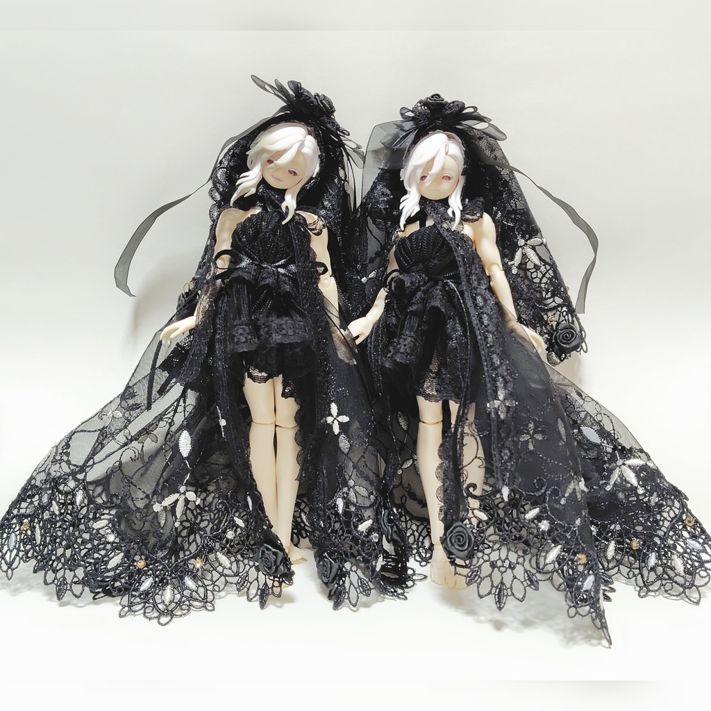 シースルーウエディング風ドレス　黒×黒　シチリアサイズ　左