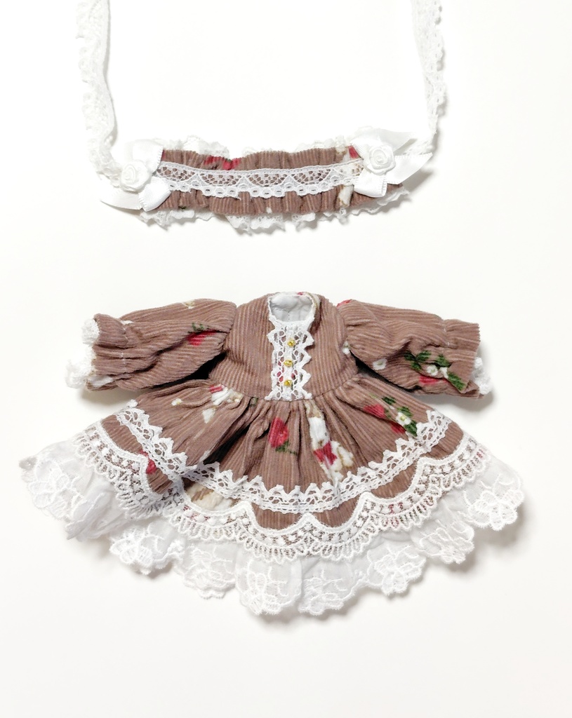 うさぎと苺のコーデュロイワンピース ストロベリーブラウン