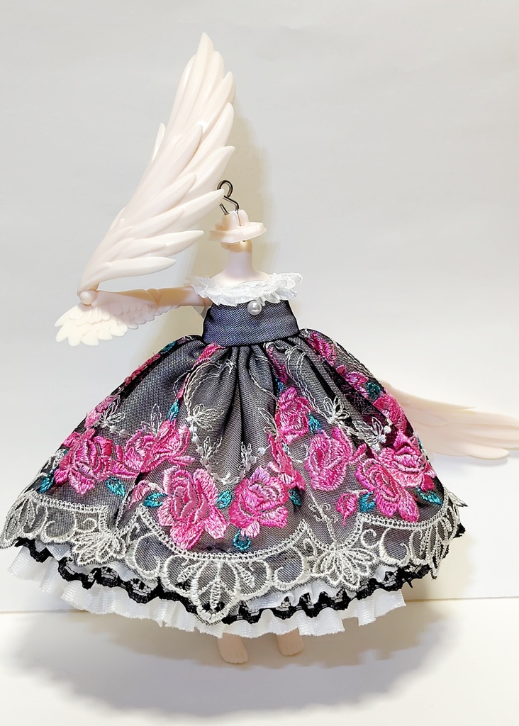 オフショルダードレス 黒×ピンク